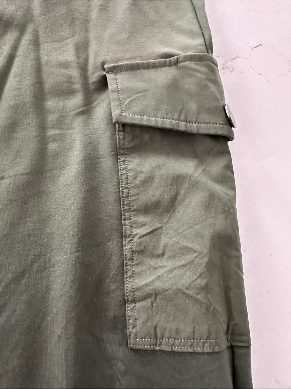 Cabi Chargo Olive Green Wide Leg Cargo Pants. - Picture 3 of 9